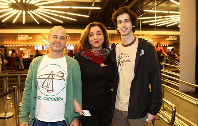 Marisa Orth ao lado do namorado, Da Lua, e com o filho, João Antônio Pereira