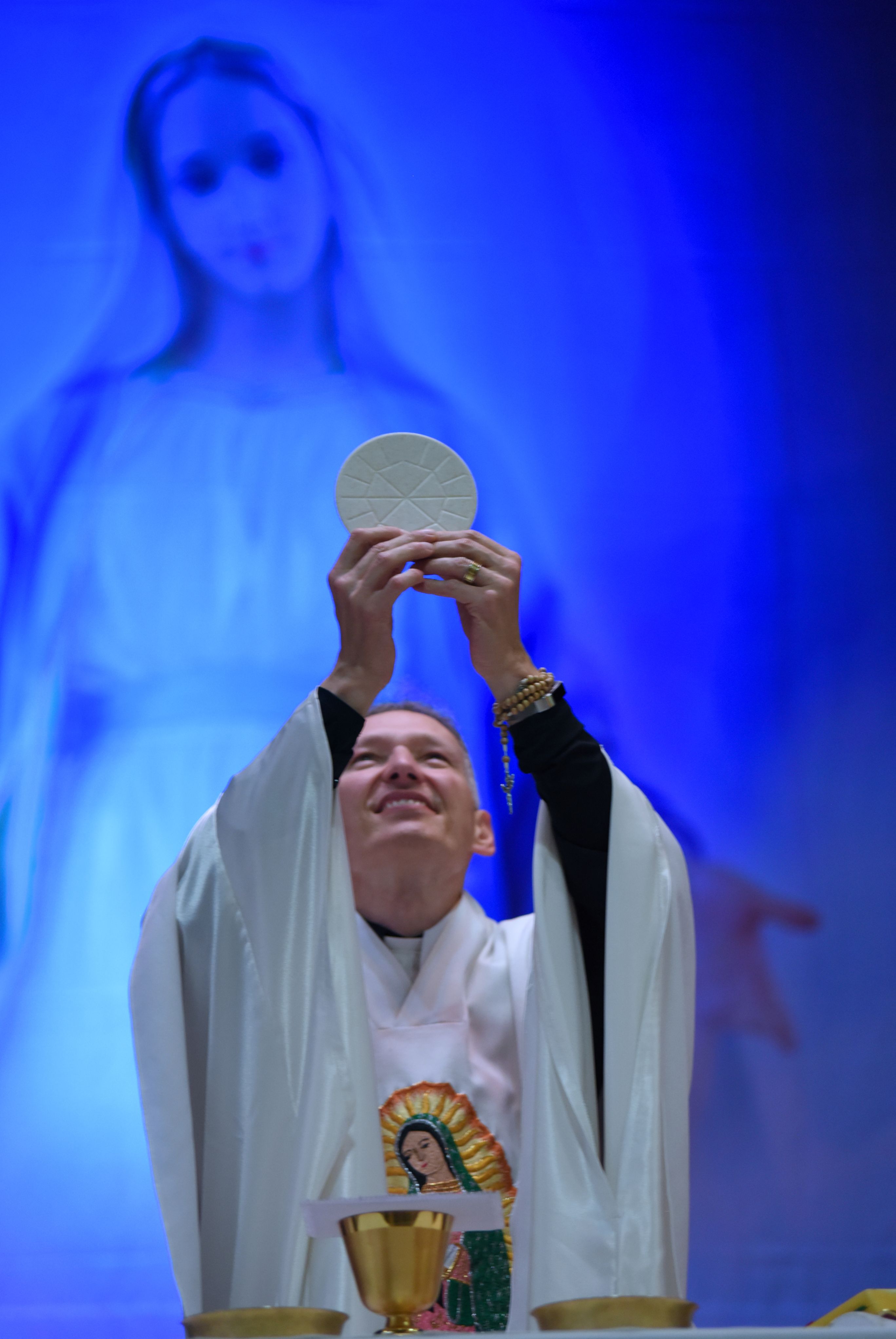 Padre Marcelo Rossi durante a missa
