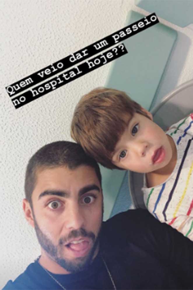 Em Portugal, Pedro Scooby leva o filho para o hospital