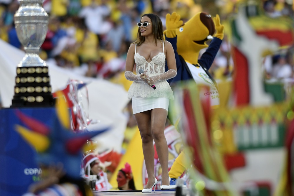 Fotos de Anitta no encerramento da Copa América