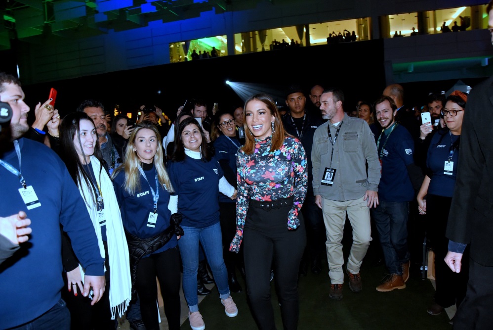 Anitta estrela evento de empreendedorismo em Florianópolis