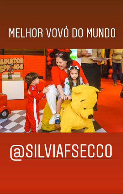 Maria Flor brincando com a avó, Silvia Secco