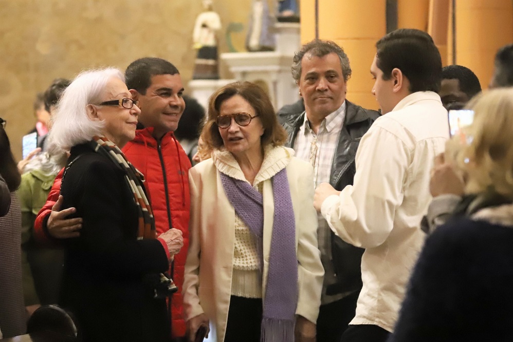 Fernanda Montenegro, Rosamaria Murtinho e outros
