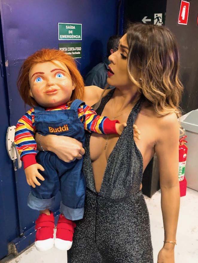 Lívia Andrade e Chucky
