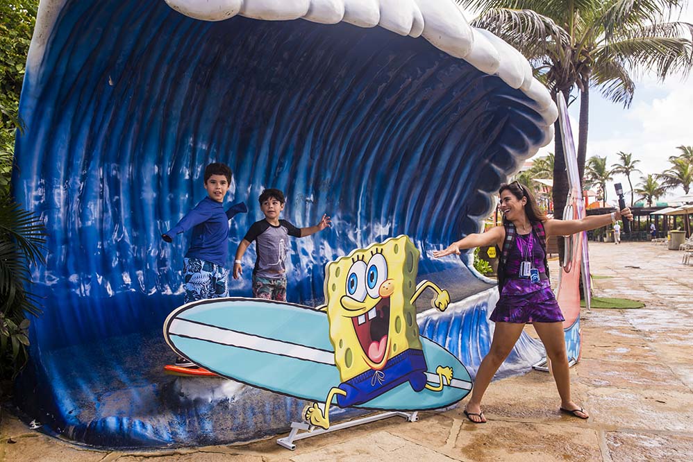 Wanessa curte dias de diversão no Beach Park com os filhos José Marcus e João Francisco