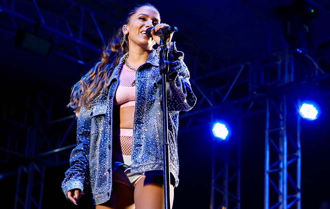 Anitta cantou pela segunda vez consecutiva na festa Maior Baile do Mundo