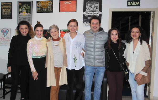 Time de famosos se juntam nos bastidores com Julia Lemmertz, Georgiana Góes e Pedroca Monteiro