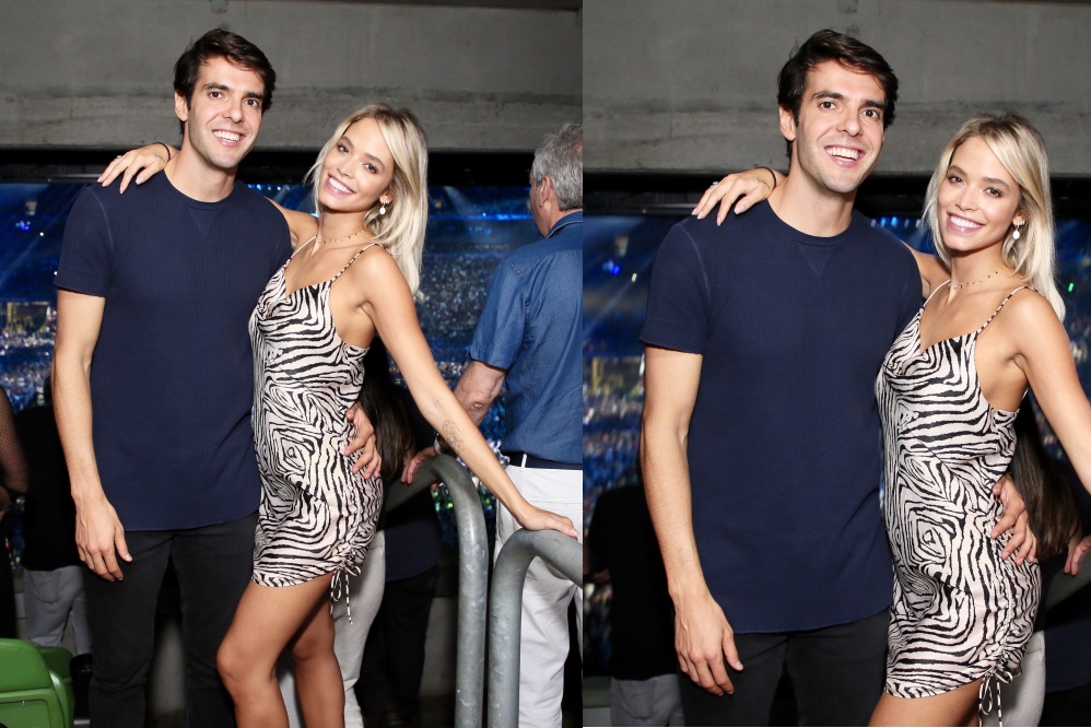 Kaká troca beijos e carinhos com Carol Dias em show 