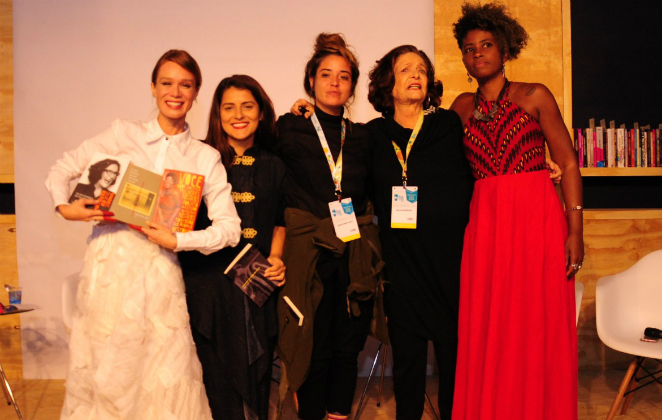 Mariana Ximenes, Renata Izaal, Maria Isabel Iorio, Heloísa Buarque de Hollanda e Giovana Xavier na Bienal do Livro
