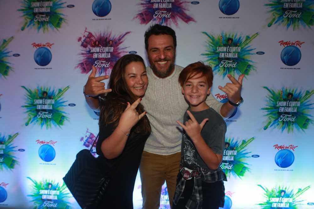 Rodrigo Lombardi contou com a companhia da esposa, Betty Baumgarten, e do filho do casal, Rafael, na hora de já curtir o Rock in Rio