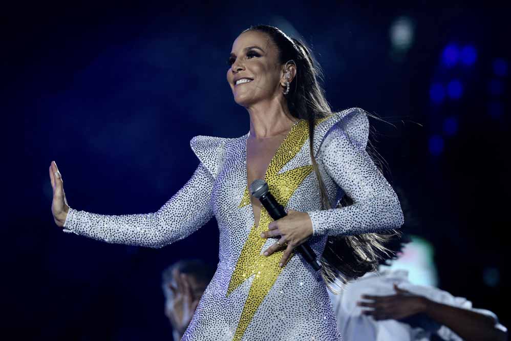 Com look de cristais, Ivete Sangalo canta no Rock in Rio