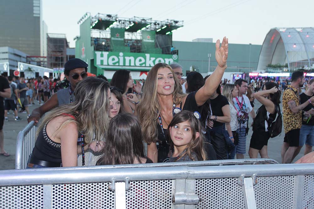 Grazi Massafera se encontrou com Ingrid Guimarães no Rock in Rio