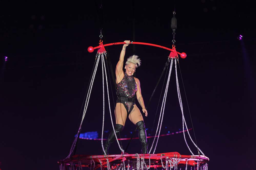 O show de Pink foi bem enérgico, deixando o público em polvorosa