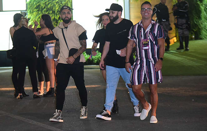 Gabigol, Bruna Giphao e amigos saindo do camarote VIP do Rock in Rio