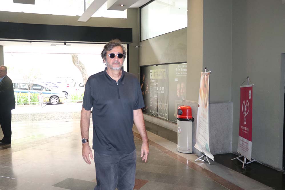 Jorge Alvarenga, diretor do filme Os Normais, fez questão de se despedir de Jorge Fernando.