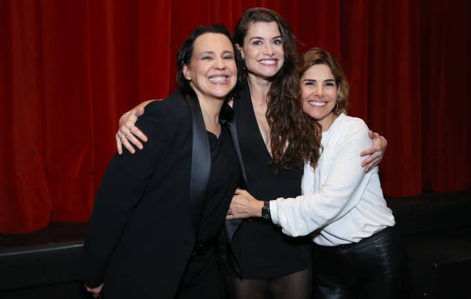 Ana Beatriz Nogueira com Alinne Moraes e Helena Fernandes