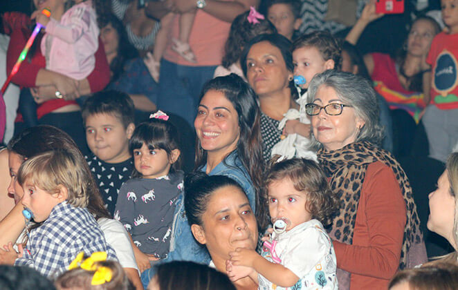 Carol Castro, Nina e a vovó, Maria Cecilia