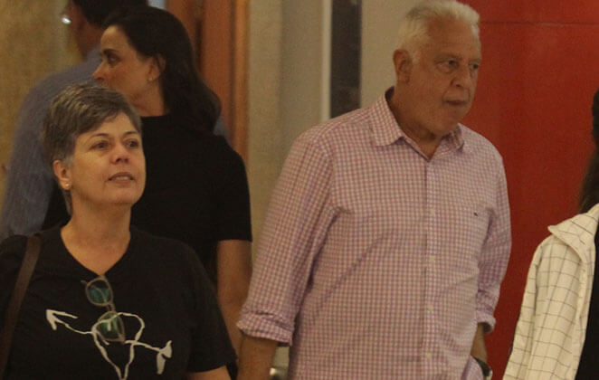 Antônio Fagundes e Alexandra Martins curtem passear nos dias de folga