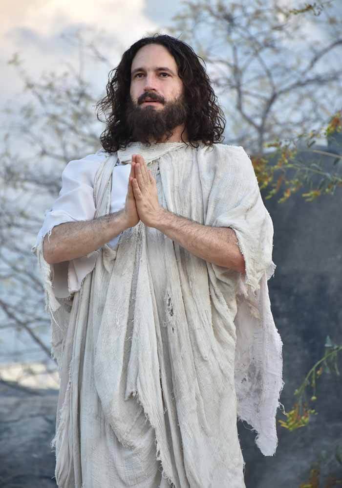 Jesus (Caco Ciocler)