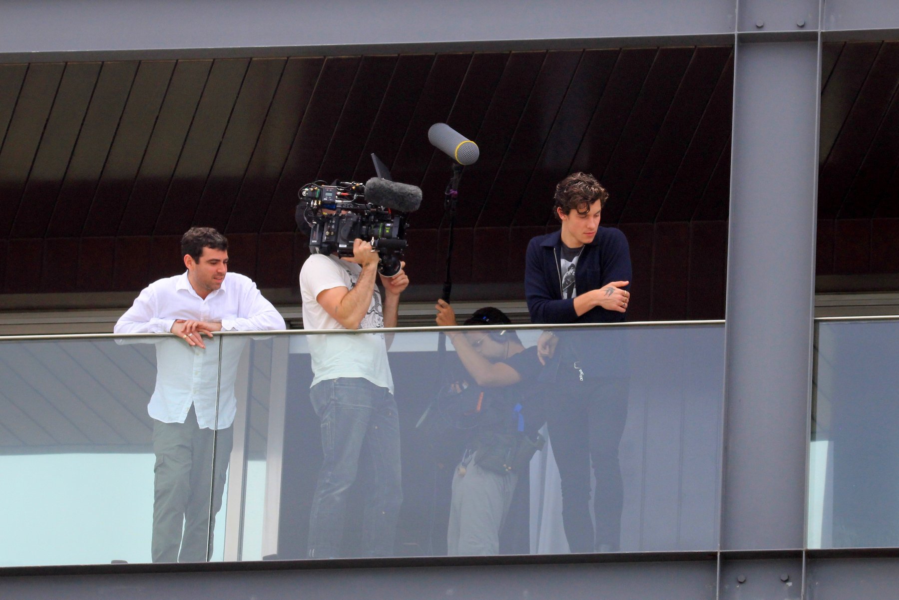 Shawn Mendes gravando documentário
