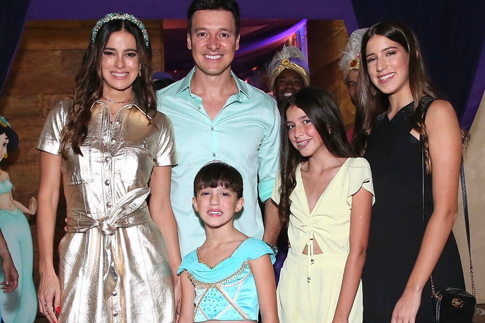 Rodrigo Faro festejando com a família - Manuela Scarpa/Brazil News  