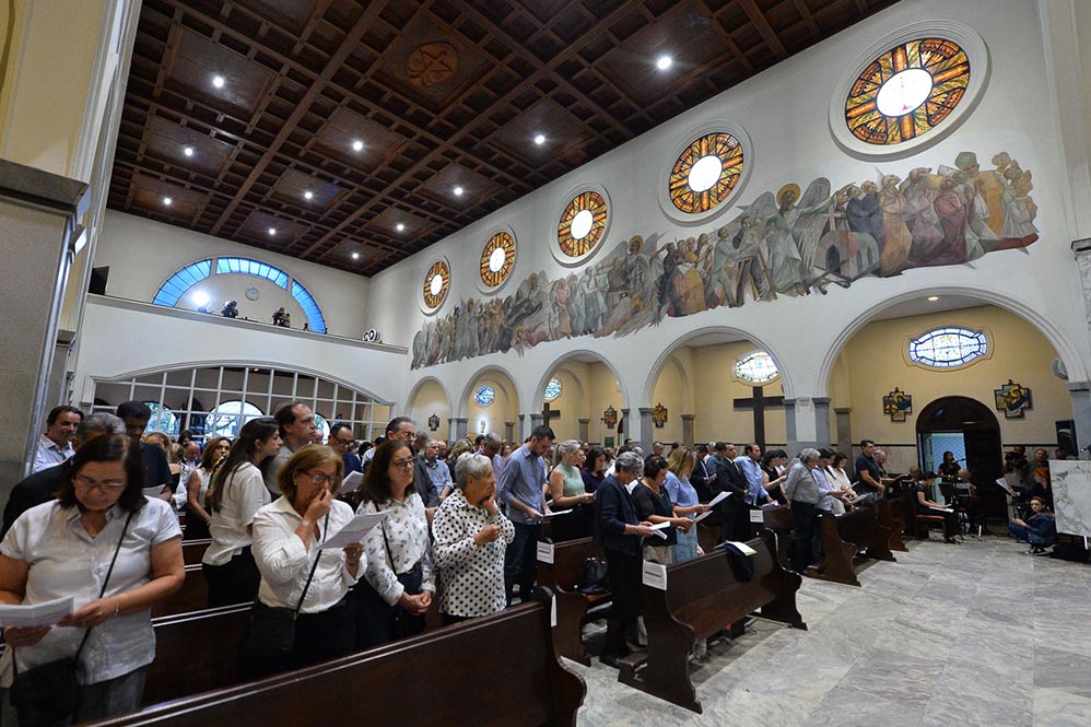 Muitos amigos e familiares lotaram a Igreja Nossa Senhora do Perpétuo Socorro, em São Paulo