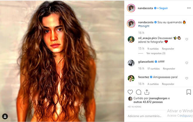 Nanda Costa posa de topless no Instagram