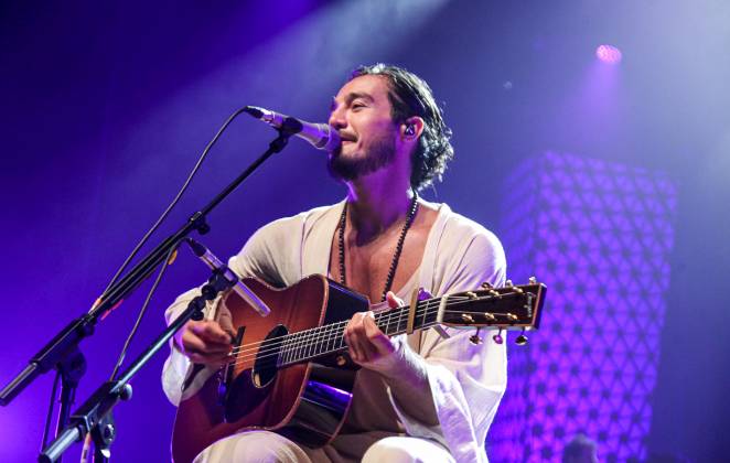 Tiago Iorc apresentou as novas composições do álbum Reconstrução, além das faixas antigas 