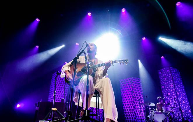 Tiago Iorc apresentou, no Rio de Janeiro, o último show a turnê Acústico MTV