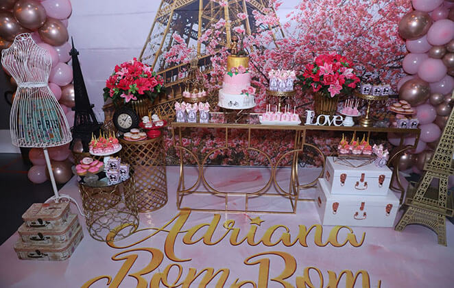 Decoração da festa de aniversário de Adriana Bombom