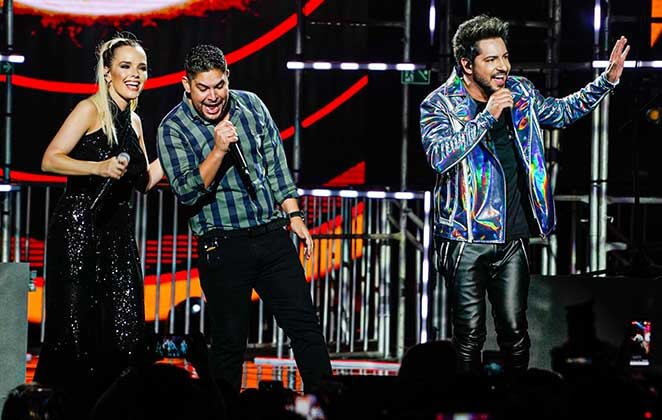 Jorge, da dupla com Mateus, durante participação no DVD de Thaeme e Thiago