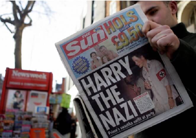 Harry causou mais polêmica ainda quando apareceu vestido com um uniforme nazista