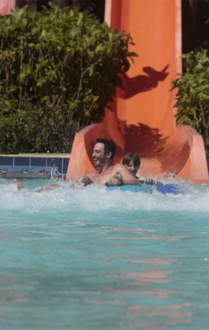 Os dois curtiram um dia cheio de diversão no famoso parque aquático no Ceará