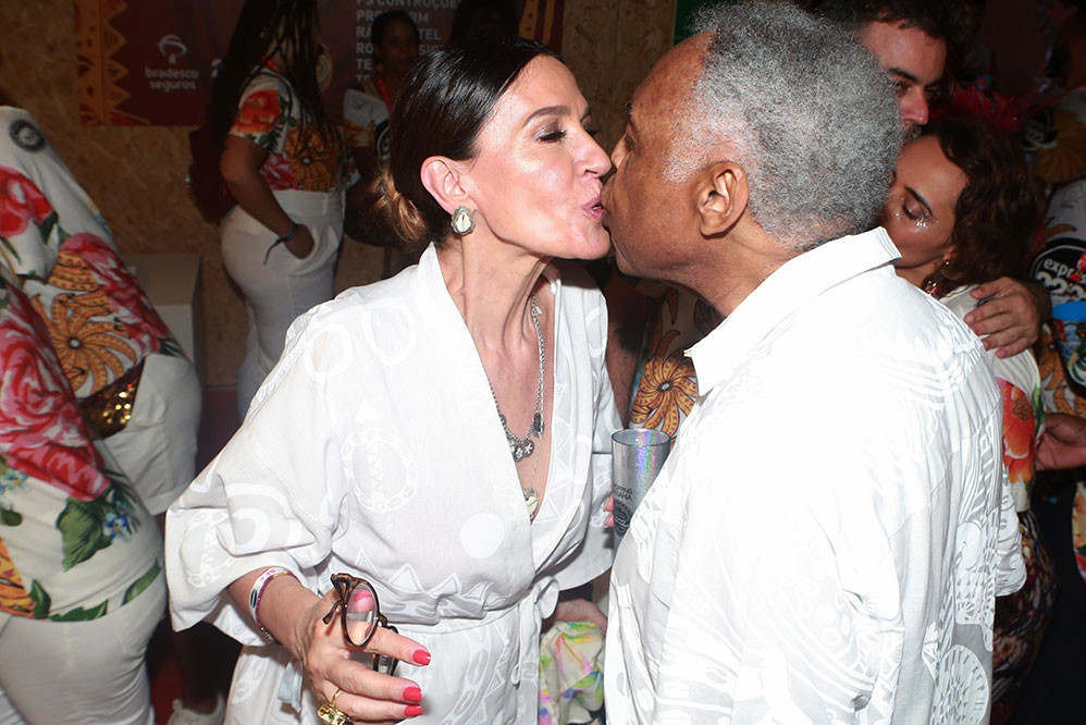 Carnaval 2020: Gilberto Gil e Flora trocam beijos no Expresso 2222