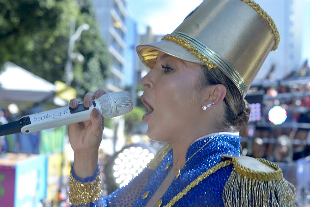 Carnaval 2020: Claudia Leitte chacoalha a multidão
