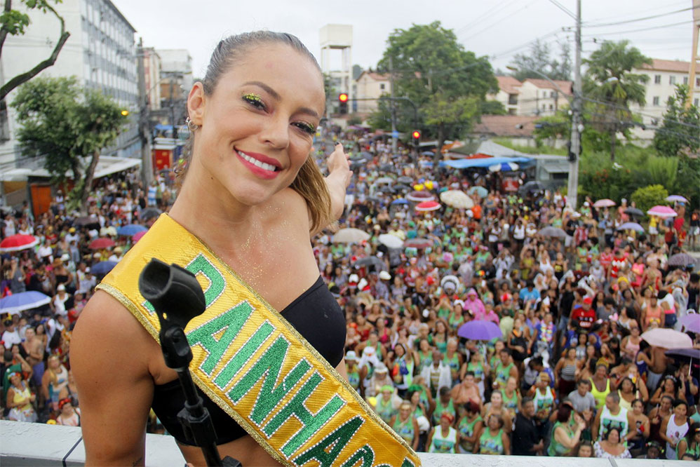 Carnaval 2020: Paolla Oliveira sobe no trio de Elymar Santos
