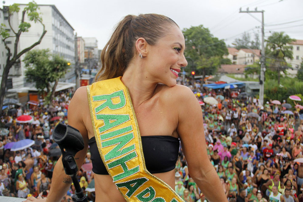 Carnaval 2020: Paolla Oliveira sobe no trio de Elymar Santos