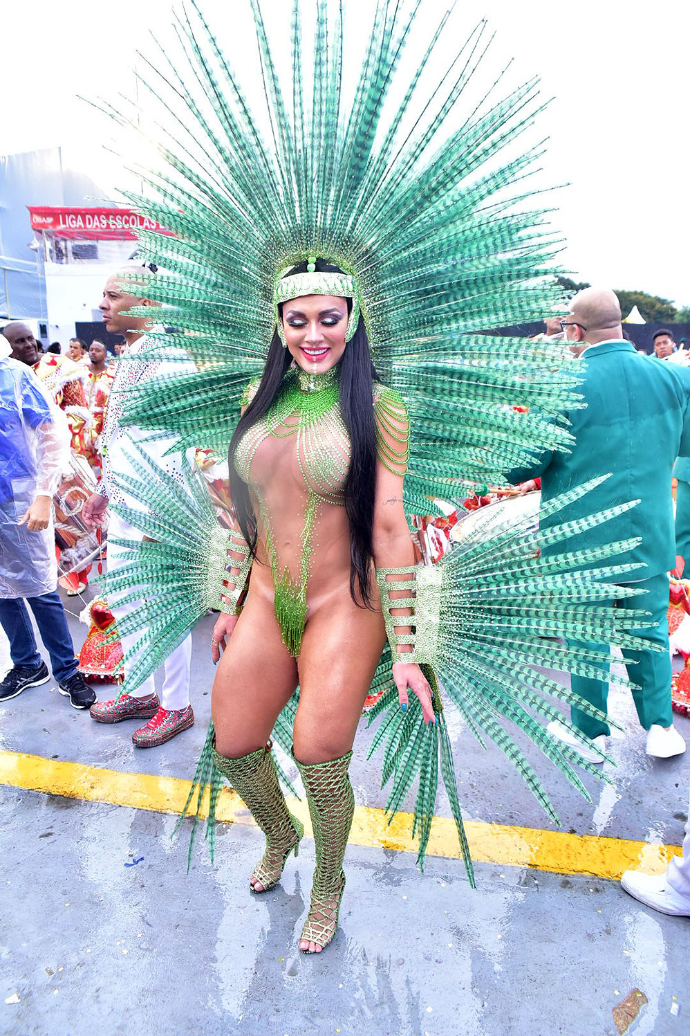 Carnaval 2020: Juju Salimeni desfila com fantasia de arrasar pela X-9 Paulistana