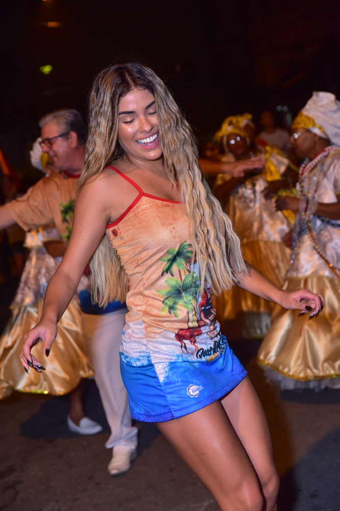 Munik Nunes em noite de samba