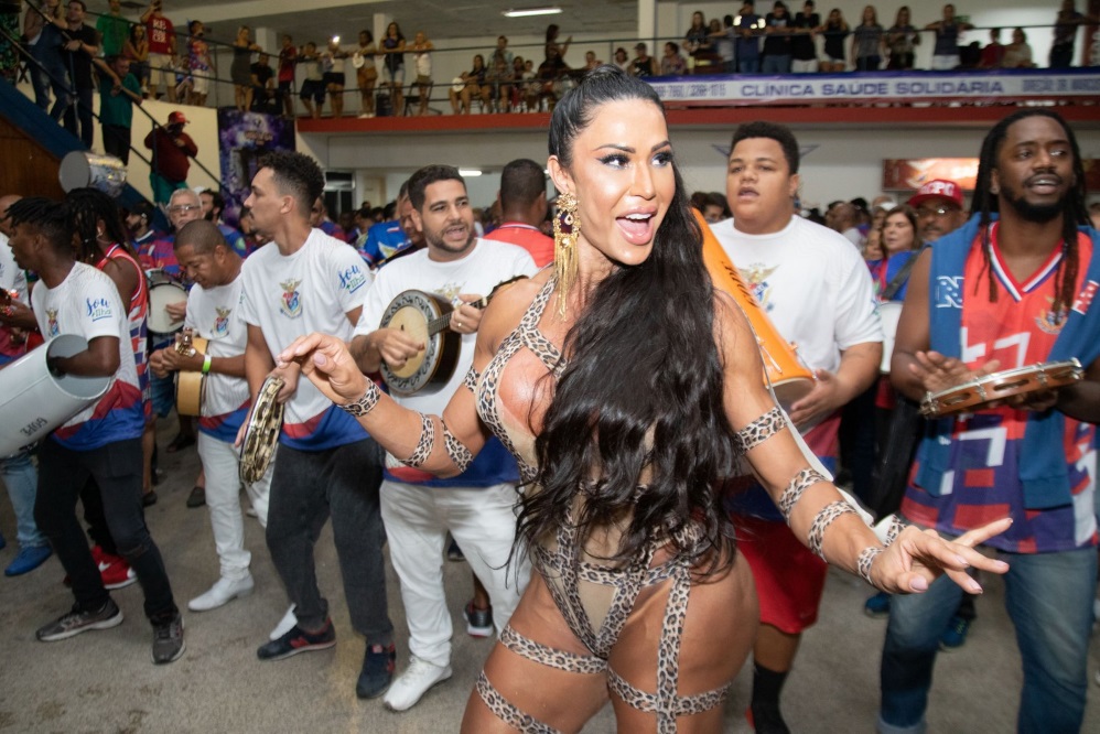 Gracyanne Barbosa mostrou que está pronta para o Carnaval