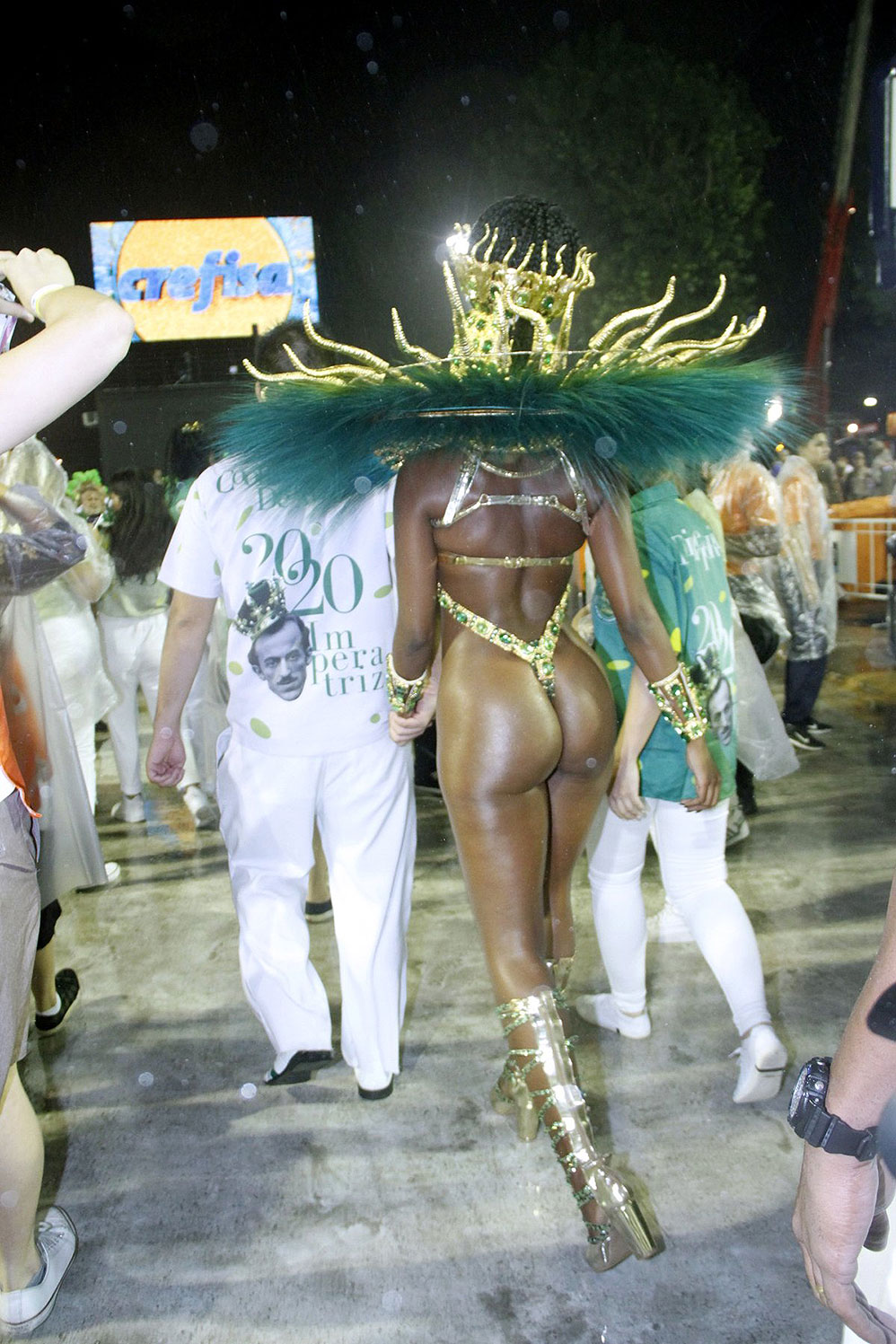 Iza colocou bumbum para jogo durante o Carnaval no Rio de Janeiro