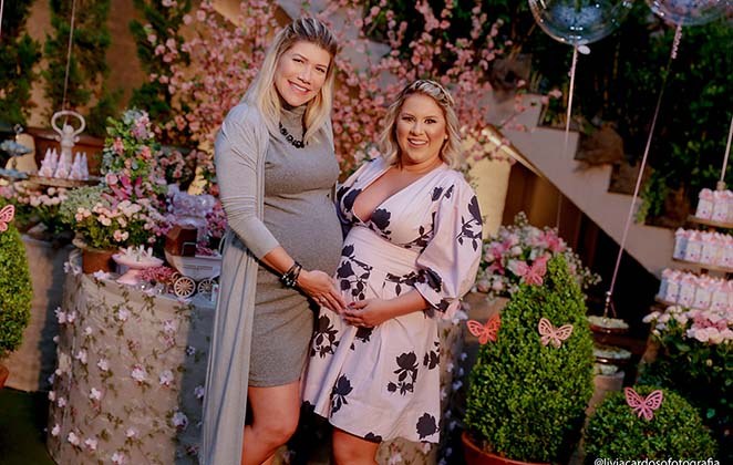 Natália Toscano, grávida de Angelina, posou ao lado de Paula Vaccari, grávida de Cristiano