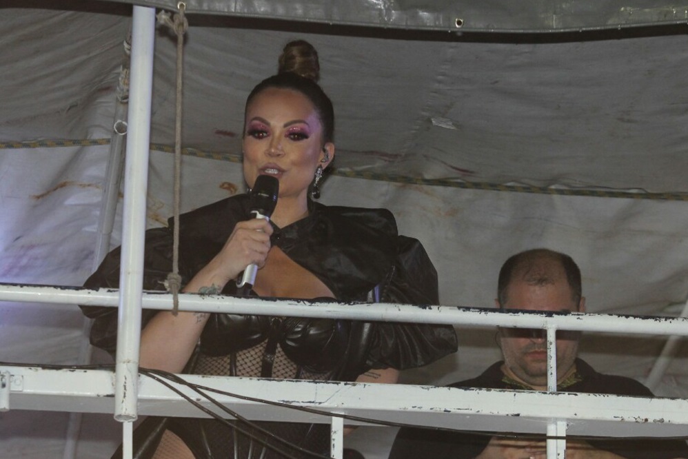 Carnaval 2020: Solange Almeida surge sexy em trio