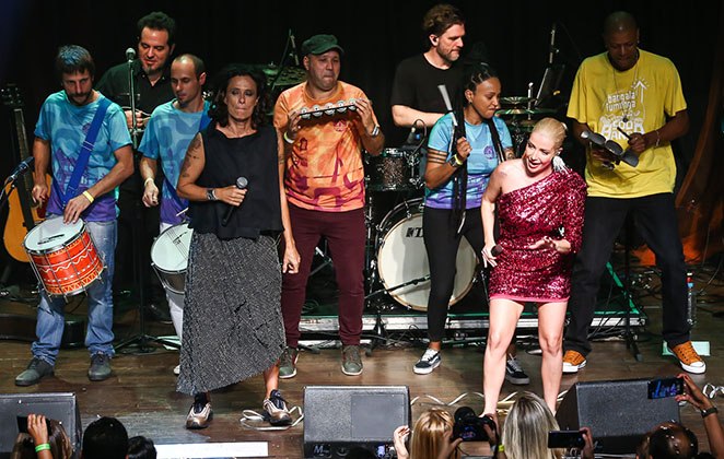 Luiza Possi se apresentou no Águas de Março ao lado de Zélia Duncan e da banda Bangalafumenga