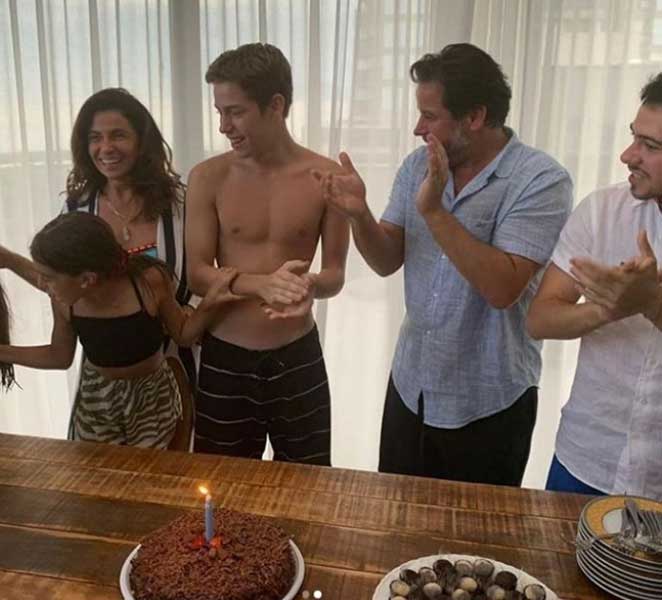 Giovanna Antonelli e Murilo Benício comemoram 15 anos do filho Pietro