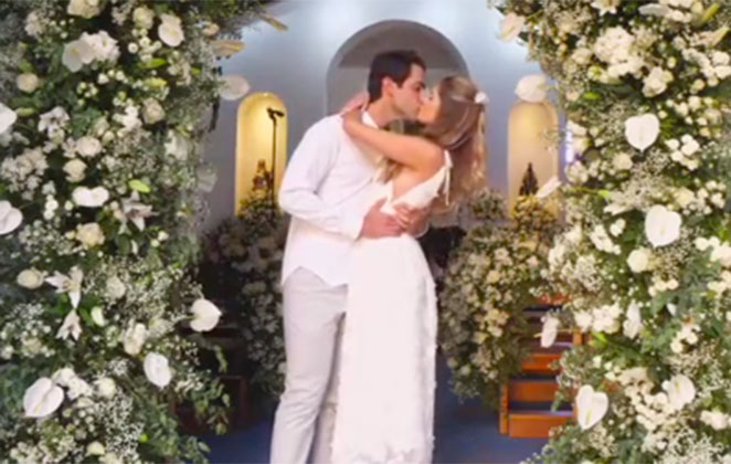 Bárbara Evans e Gustavo Teodoro se casam em São Paulo