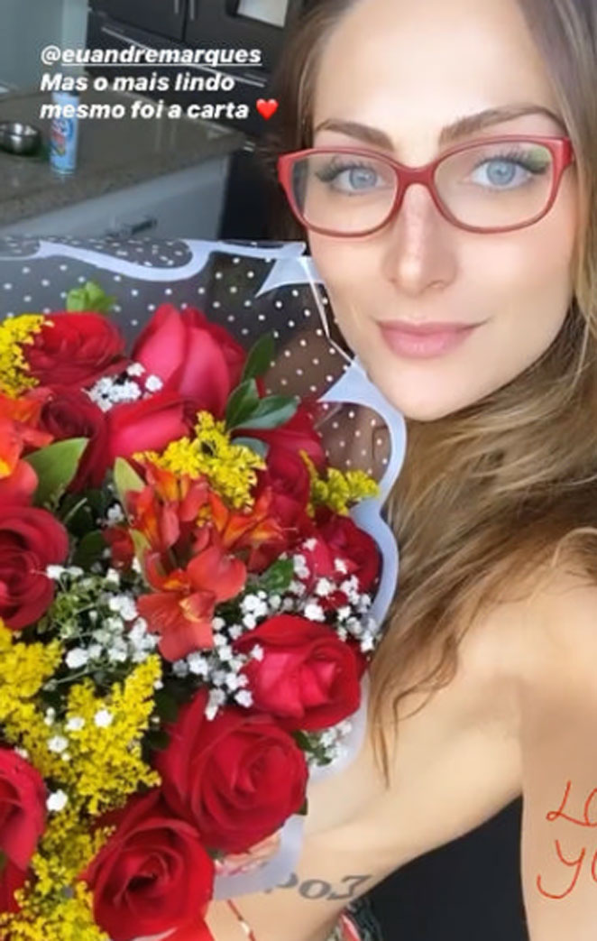 Sofia Starling recebe surpresa de aniversário de André Marques