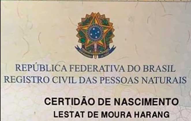 Certidão de nascimento de Lestat, primeiro filho de Mayana Moura