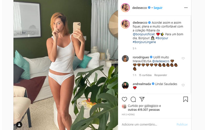 Deborah Secco surge de lingerie e é elogiada no Instagram