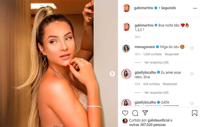 Gabi Martins posou no Instagram com um decotão dourado para um ensaio e recebeu elogios de Manu Gavassi e Gizelly Bicalho
